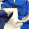 Stoffe Meterware, Satinstoff, Blumenmuster, cremeweiß-blau