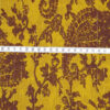 Originalstoff Burda Style 07/2022, Modell 114 Bluse, Chiffonprint maisgelb mit bordeauxfarbenen Paisleymuster und eingewebten Goldstreifen